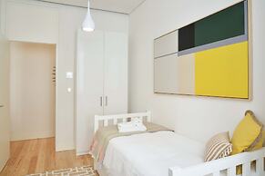 Trendy Chic Apartment