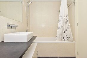 Sunny & Bright Amoreiras Apartment