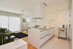 Sunny & Bright Amoreiras Apartment