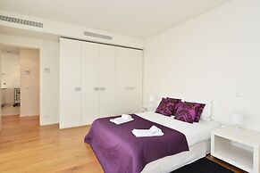 Sunny & Bright Amoreiras Apartment