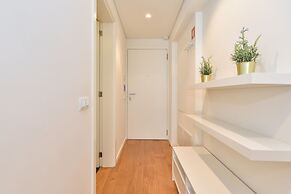Sunny & Bright Amoreiras Apartment
