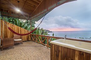 Cotingas Ocean View