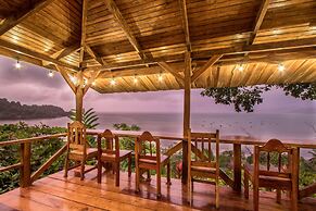 Cotingas Ocean View