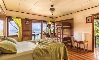 Cotingas Ocean View