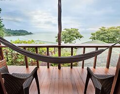 Cotingas Ocean View