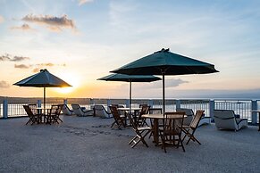 Samuh Sunset Nusa Penida by Pramana Villas