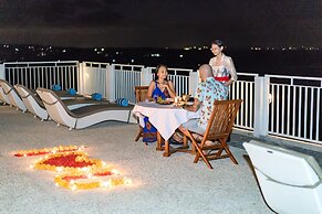 Samuh Sunset Nusa Penida by Pramana Villas