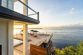 Samuh Sunset Nusa Penida by Pramana Villas