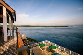 Samuh Sunset Nusa Penida by Pramana Villas
