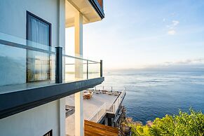 Samuh Sunset Nusa Penida by Pramana Villas