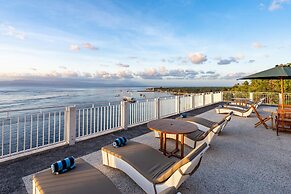 Samuh Sunset Nusa Penida by Pramana Villas