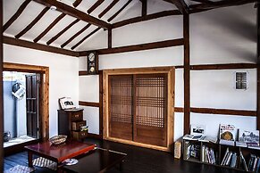 BongHwangJae Hanok