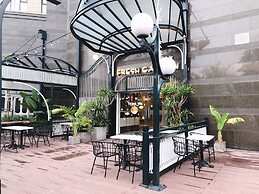 Bayhomes D' Le Roi Soleil Apartment