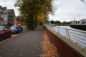 Luxury Apartment - Central Cardiff