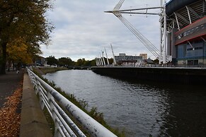 Luxury Apartment - Central Cardiff
