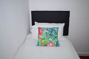 Luxury Apartment - Central Cardiff