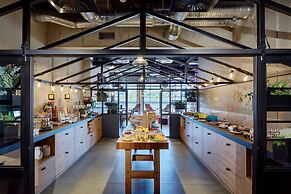 Me and All Hotel Kiel, by Hyatt