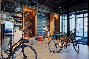 Me and All Hotel Kiel, by Hyatt