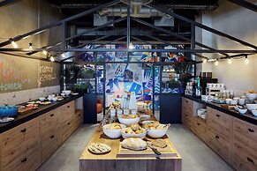 Me and All Hotel Kiel, by Hyatt