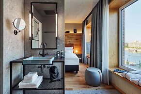 Me and All Hotel Kiel, by Hyatt