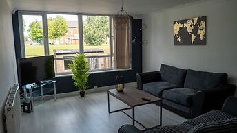 Superb Townhouse Parking 5