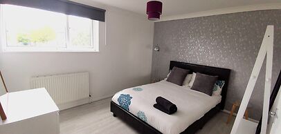 Superb Townhouse Parking 5