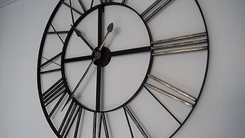 Superb Townhouse Parking 5