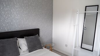 Superb Townhouse Parking 5