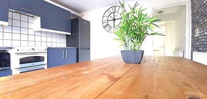 Superb Townhouse Parking 5