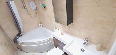 Superb Townhouse Parking 5