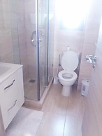 Jad Airport Luxury Apart Golf Pool