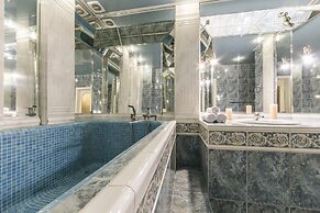 Stylish Apartment Close ot the Opera