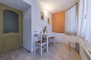 Stylish Apartment Close ot the Opera
