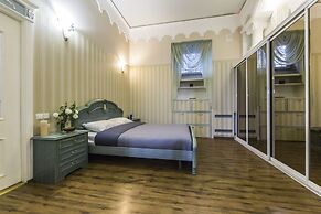 Stylish Apartment Close ot the Opera