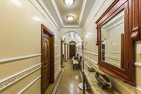 Luxurious Classic Apartment Bessarabka
