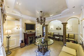 Luxurious Classic Apartment Bessarabka