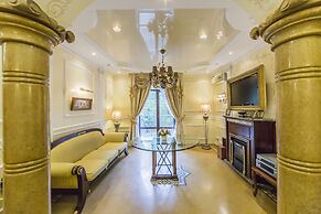 Luxurious Classic Apartment Bessarabka