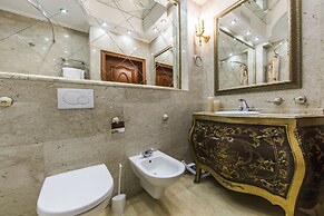 Luxurious Classic Apartment Bessarabka