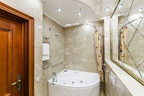 Luxurious Classic Apartment Bessarabka