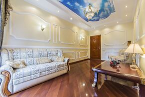 Luxurious Classic Apartment Bessarabka