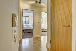 Location Spacious Apartment With Parking