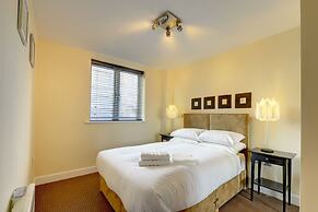 Location Spacious Apartment With Parking