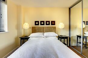 Location Spacious Apartment With Parking