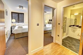 Location Spacious Apartment With Parking