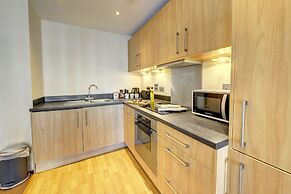 Location Spacious Apartment With Parking