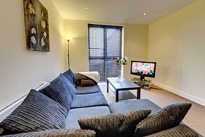 Location Spacious Apartment With Parking