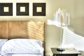 Location Spacious Apartment With Parking