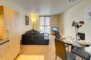 Location Spacious Apartment With Parking