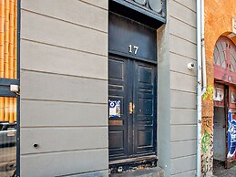 Sanders Penny - Chic 3-bdr Apt in City Center