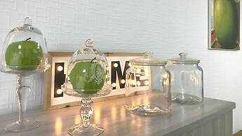 Metro Court Apartments